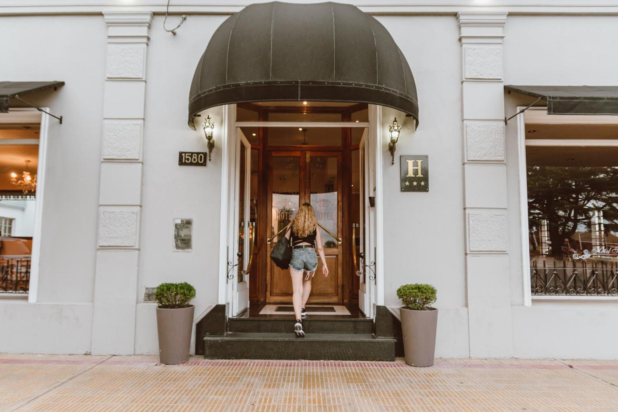 Hotel Francia Тандил Экстерьер фото